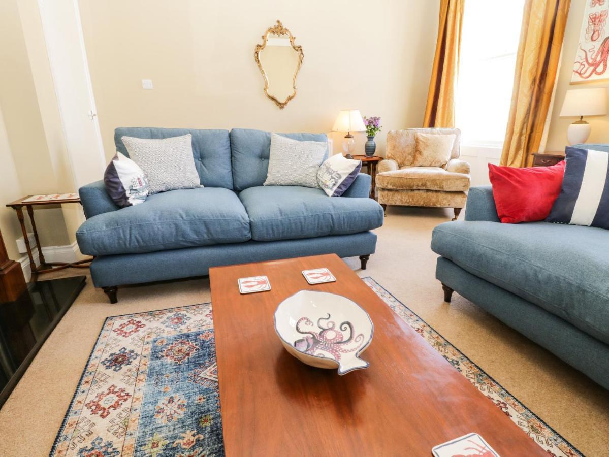 Regent House Apartment Скарбъро Екстериор снимка