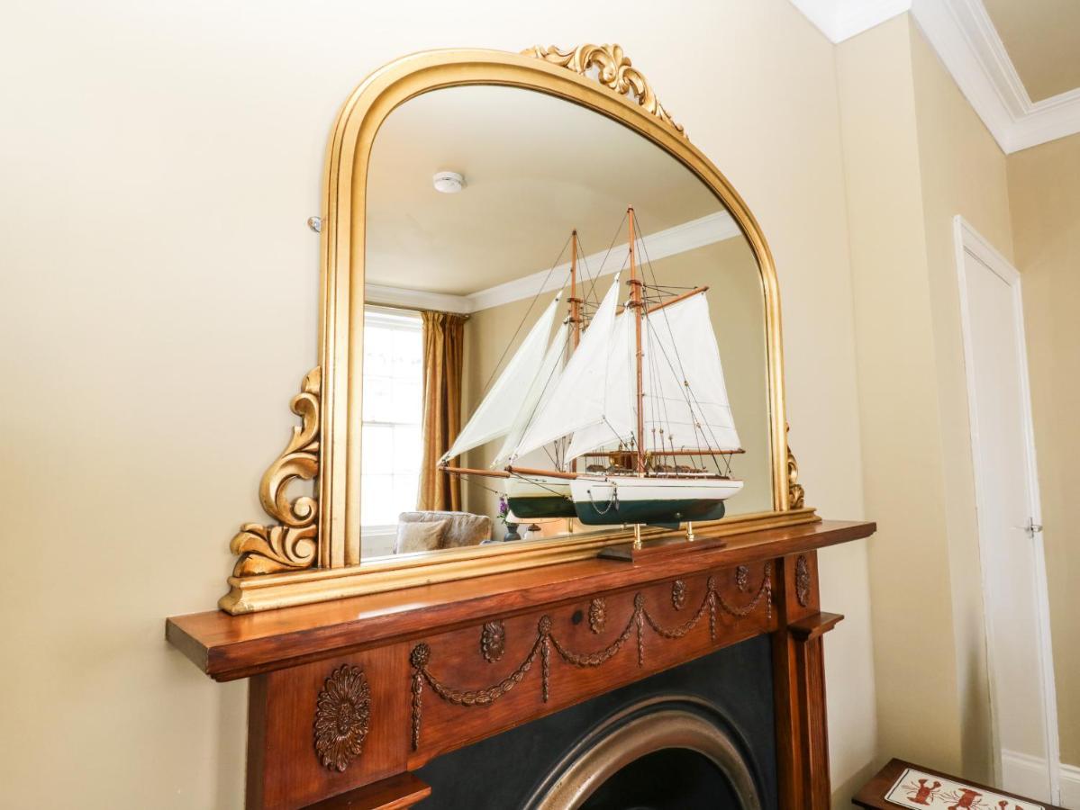 Regent House Apartment Скарбъро Екстериор снимка