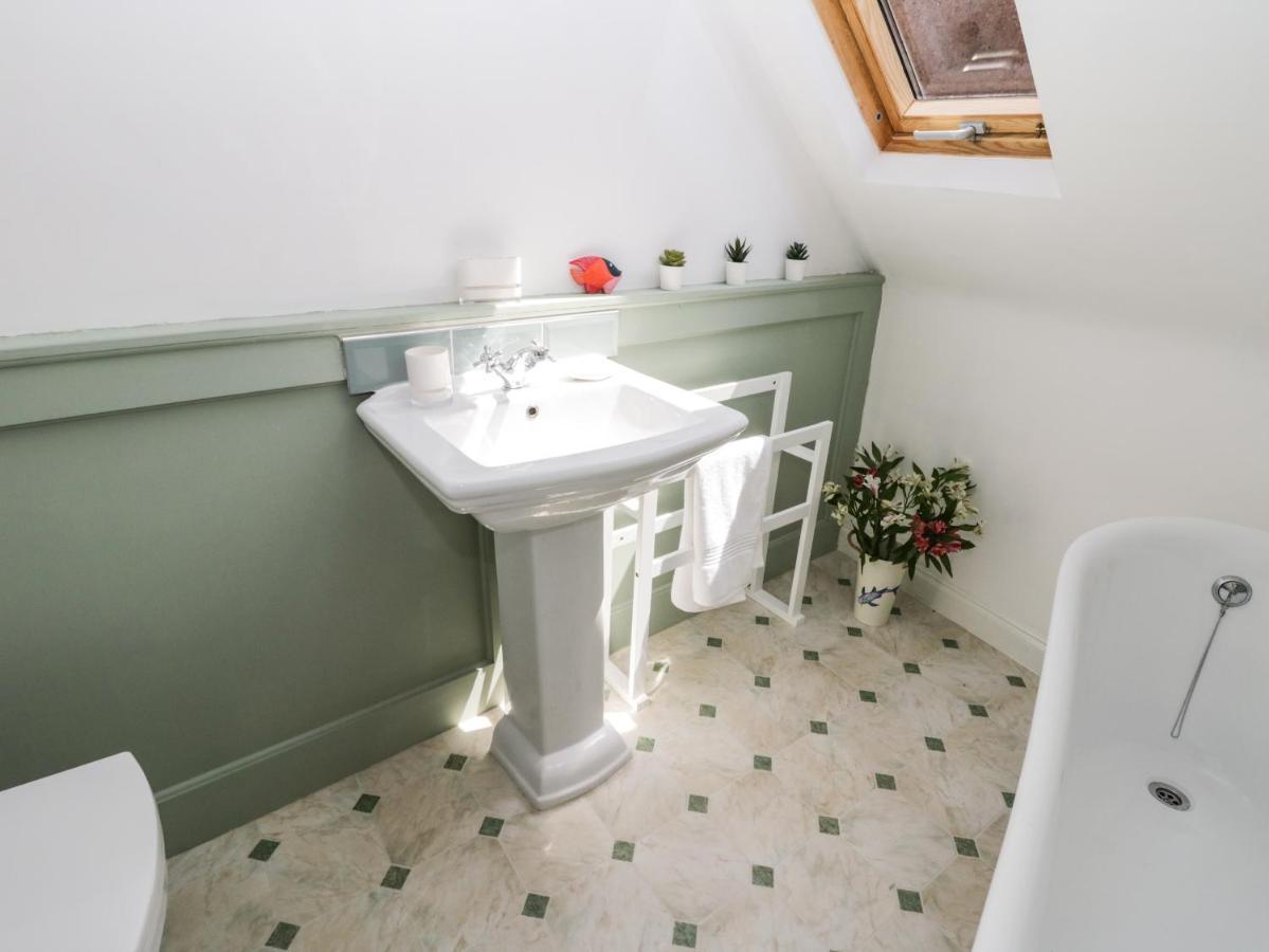 Regent House Apartment Скарбъро Екстериор снимка