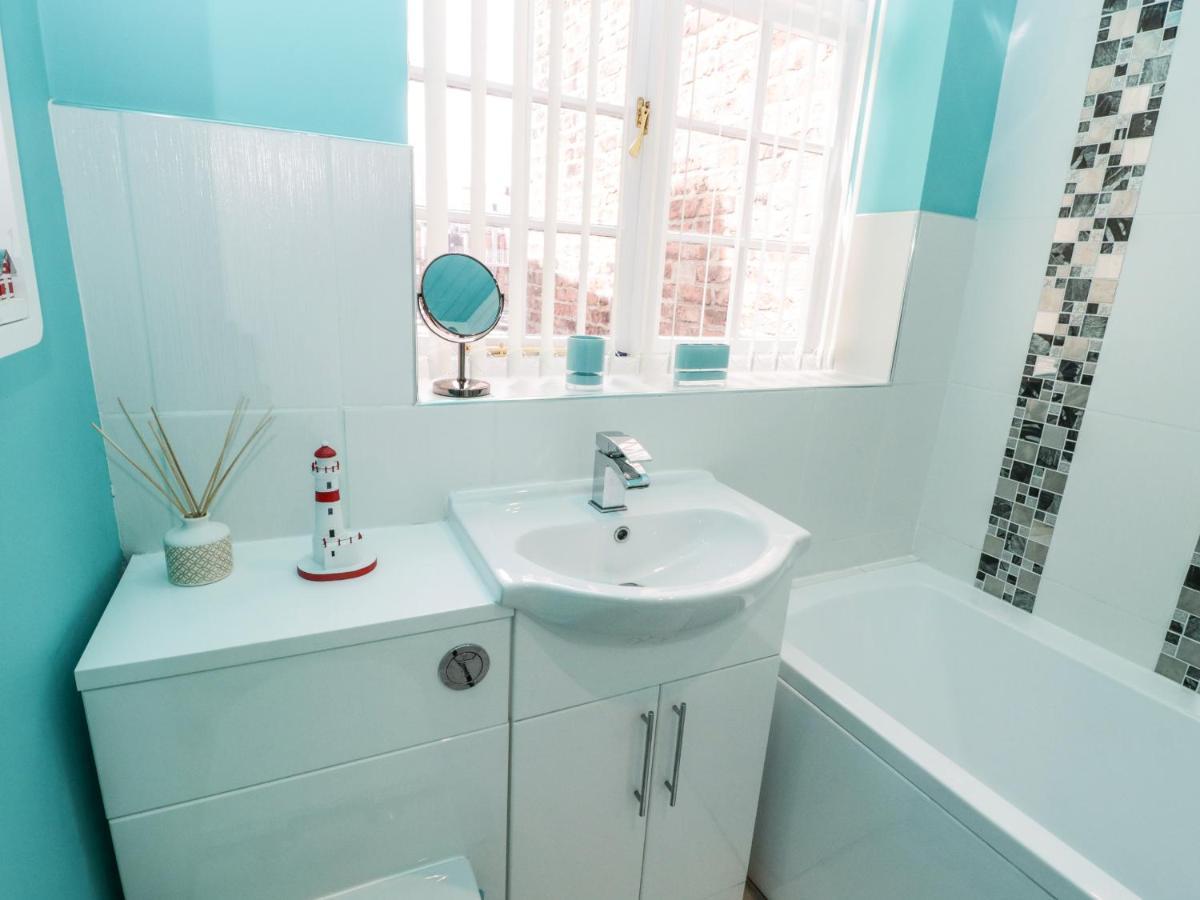Regent House Apartment Скарбъро Екстериор снимка